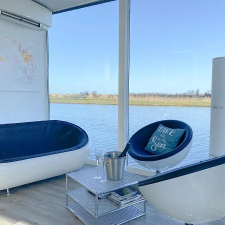Homeboat Glamping Bådhotel Nieuwpoort